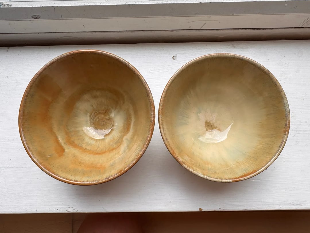 Small bowls with carved ridges, toasted honey with blue-grey streaks, view 5