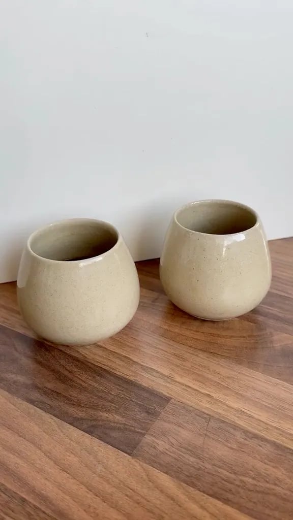 Rounded cups, sandy beige on speckled clay, view 4