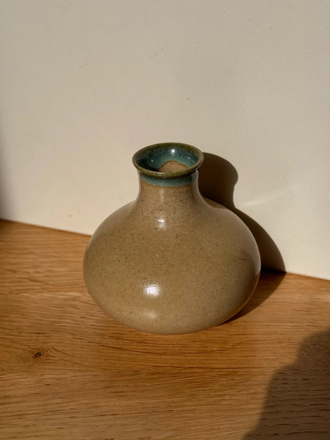 Bud vase, lightly speckled, sandy beige with viridian lip, view 3