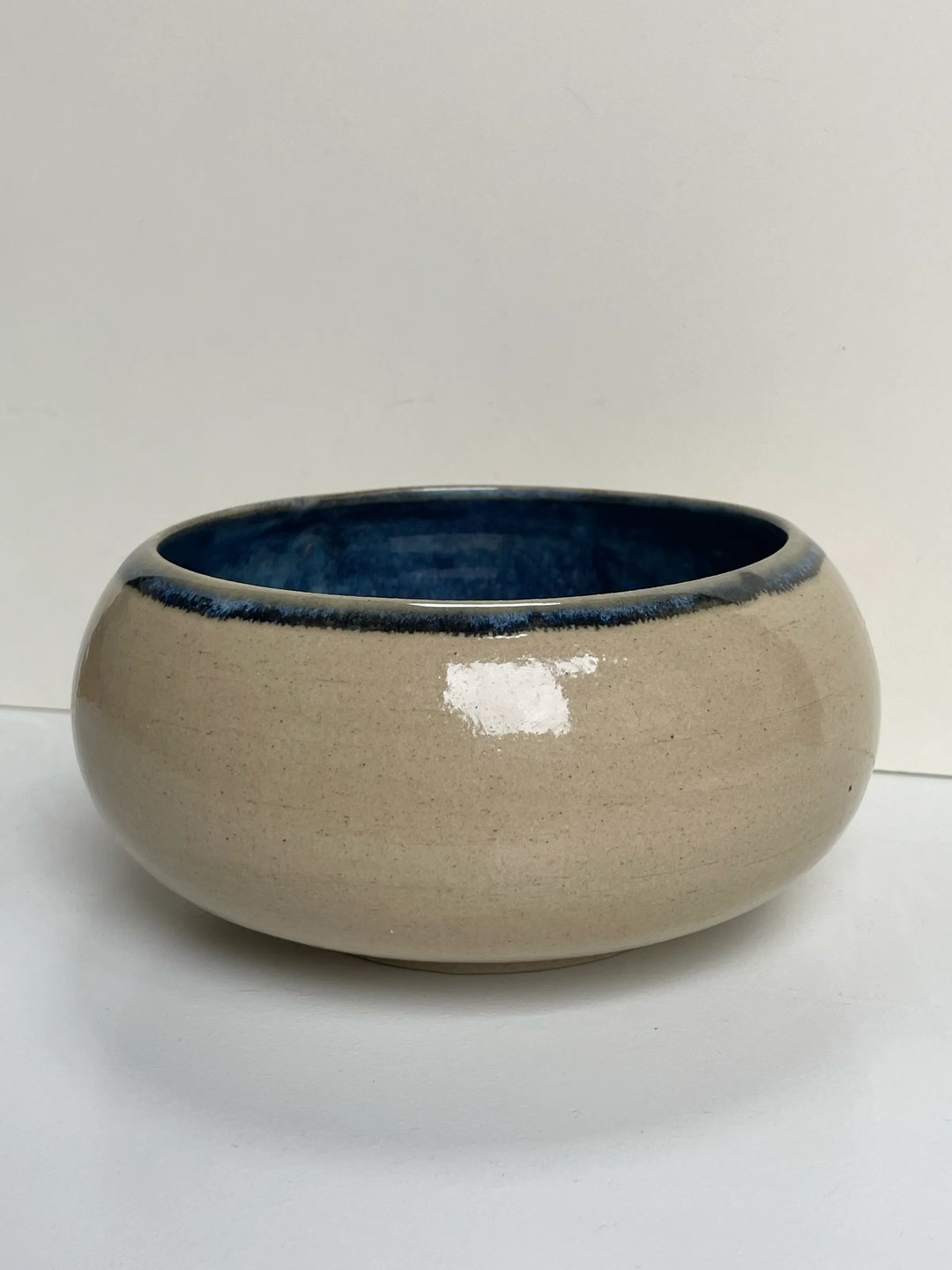 Round bowl, oatmeal outside, galaxy blue inside, view 5